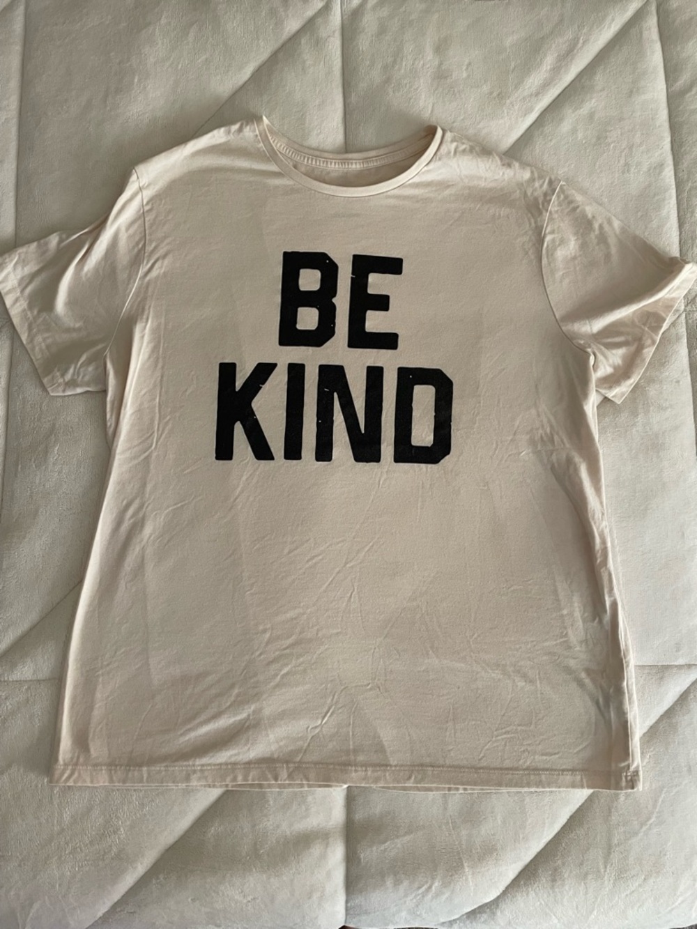 XL unisex t-shirt “Be Kind” cream